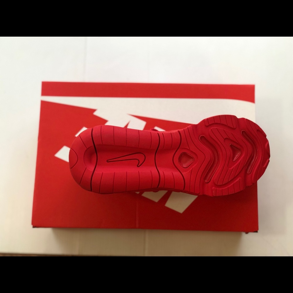 NIKE Air Max 200 Men Shoes CU4878600 Triple Red - Picture 4 of 8